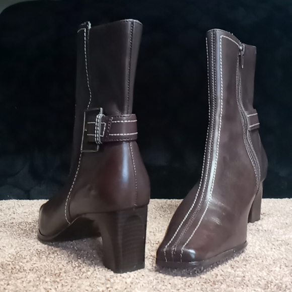 Anne Klein Brown Size Zip block Heel Ankle Boot 👢 - Picture 1 of 16